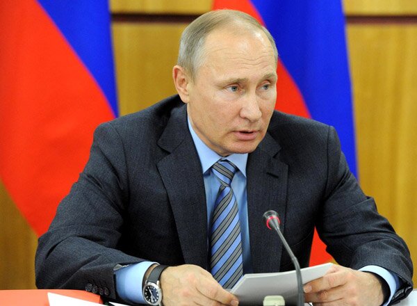 Путин предложил не облагать налогами самозанятых граждан