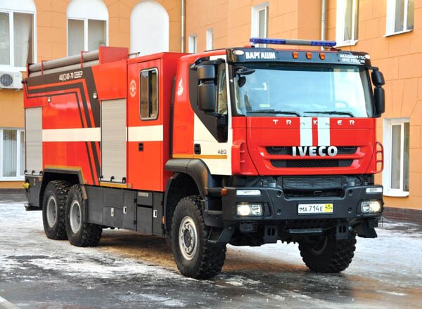 Арктические спасательные автомобили продемонстрировали в Архангельске