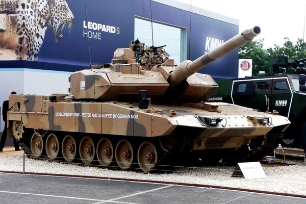 Leopard-2A7-moshh-zakovannaya-v-bronyu-top-5-luchshih-tankov-v-mire-oxpaha