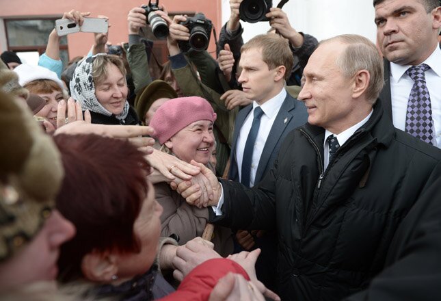 Поддержка Путина на предстоящих президентских выборах выросла до 74%