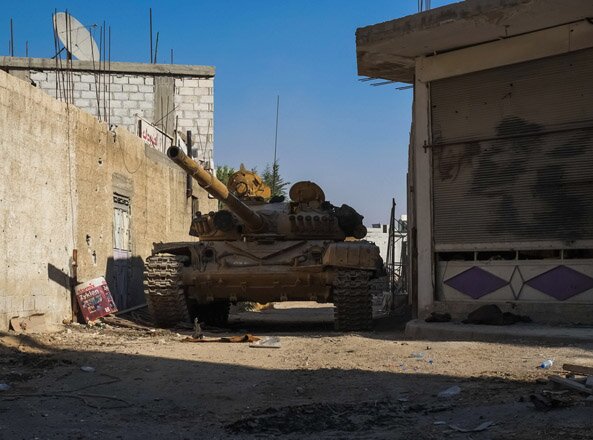 В Сирии при поддержке пяти танков боевики предприняли наступление на правительственные войска