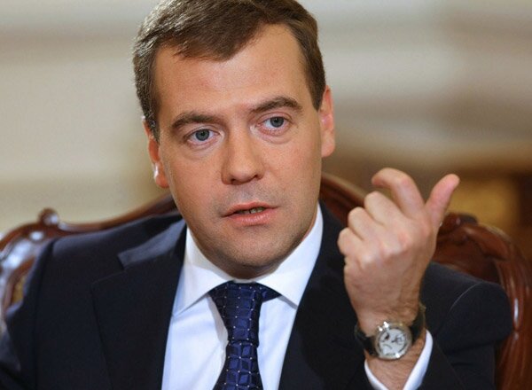 РФ с уважением относится к выбору народа США, готова развивать контакты с Трампом — Медведев