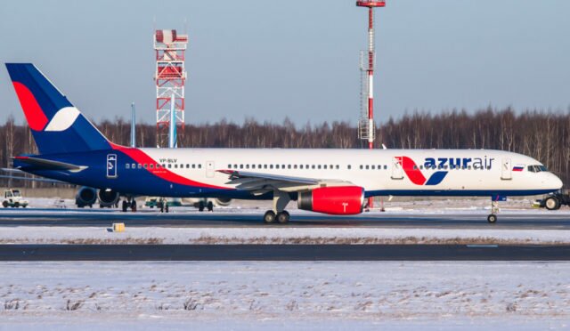 Azur Air временно не продает билеты с вылетом после 19 марта